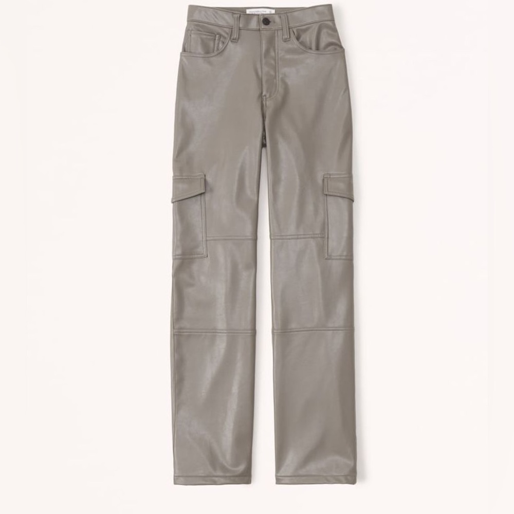 Abercrombie & Fitch Vegan Leather Cargo 90s Relaxed Pants - Picture 2 of 7